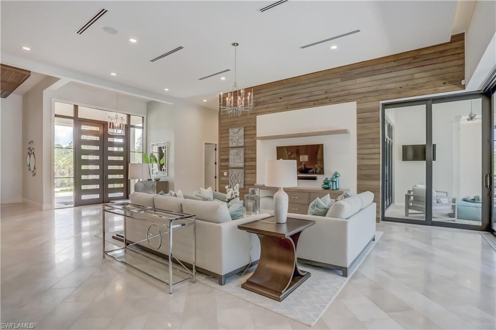 BAY WOODS - Residential