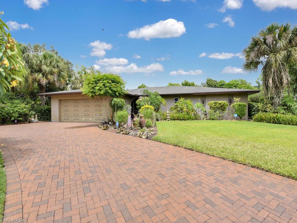 MOORINGS - Residential