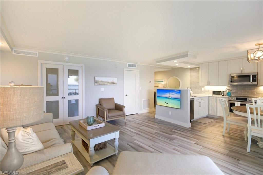 RIVERSIDE CLUB - Residential