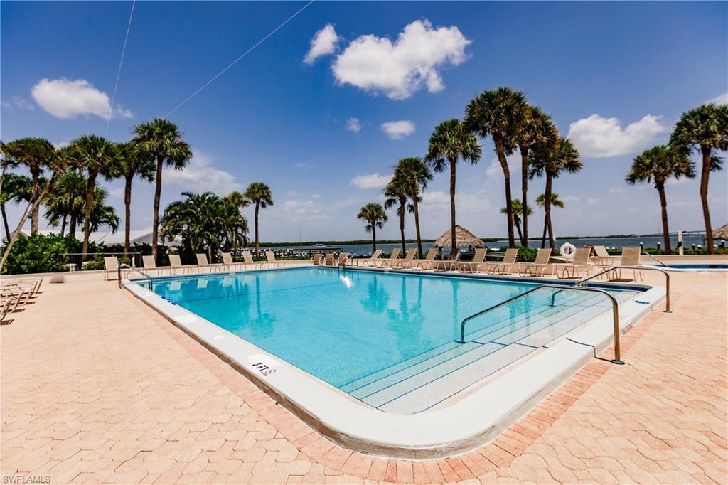 RIVERSIDE CLUB - Residential