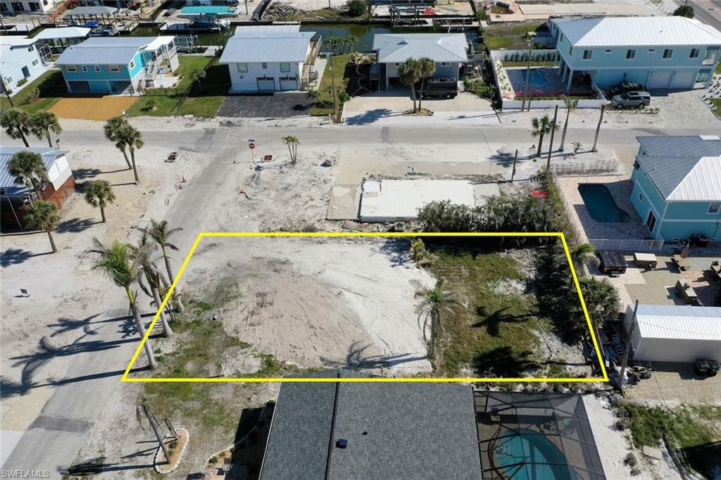 HOLIDAY SHORES - Land