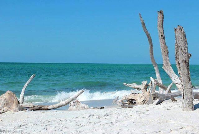 HOLIDAY SHORES - Land