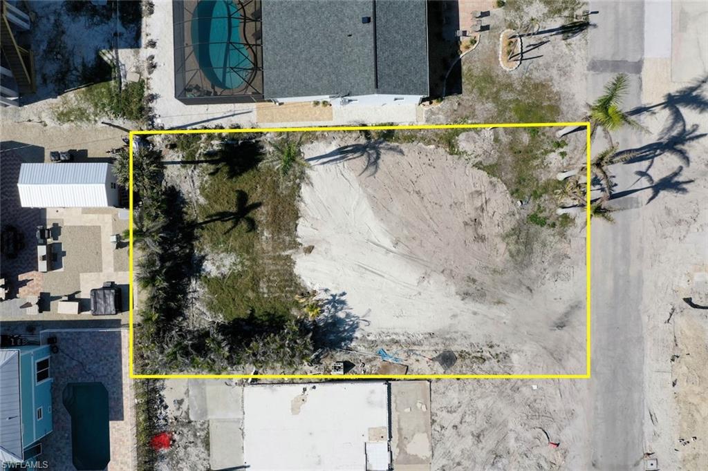 HOLIDAY SHORES - Land