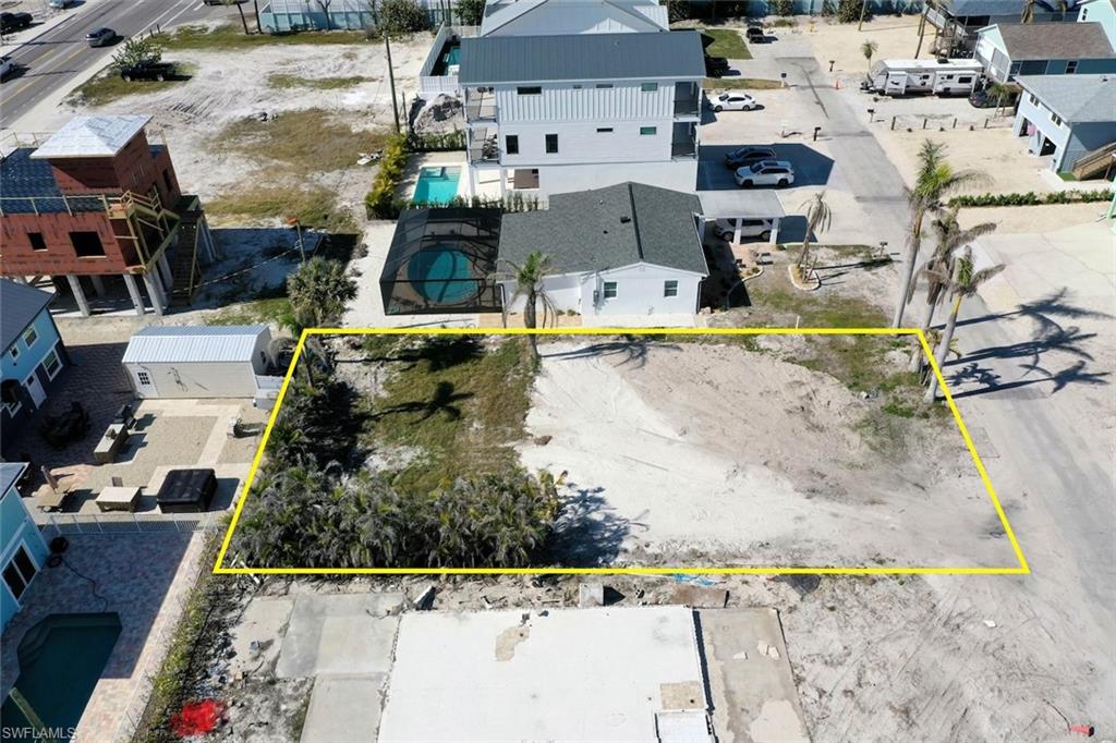 HOLIDAY SHORES - Land