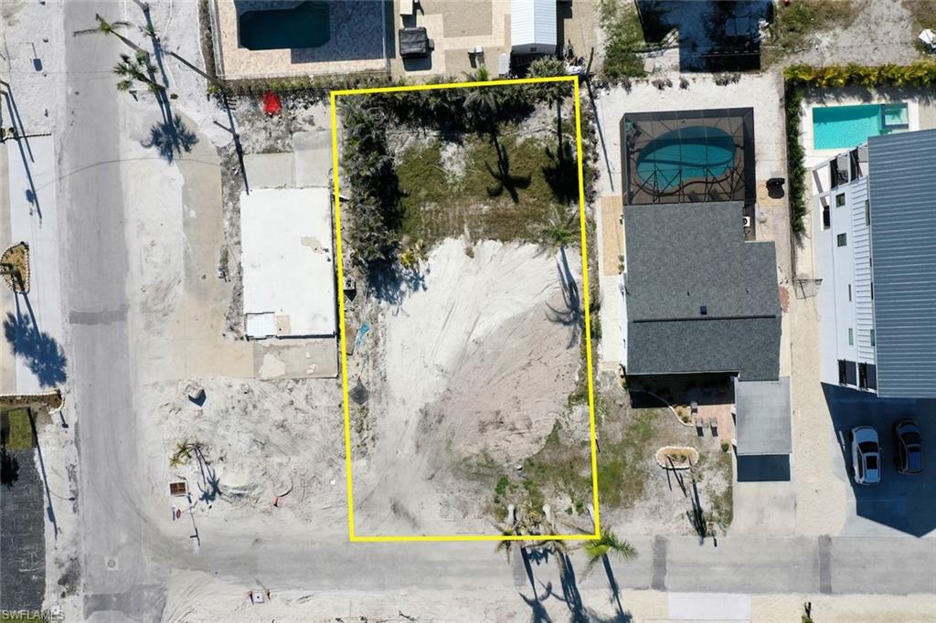 HOLIDAY SHORES - Land