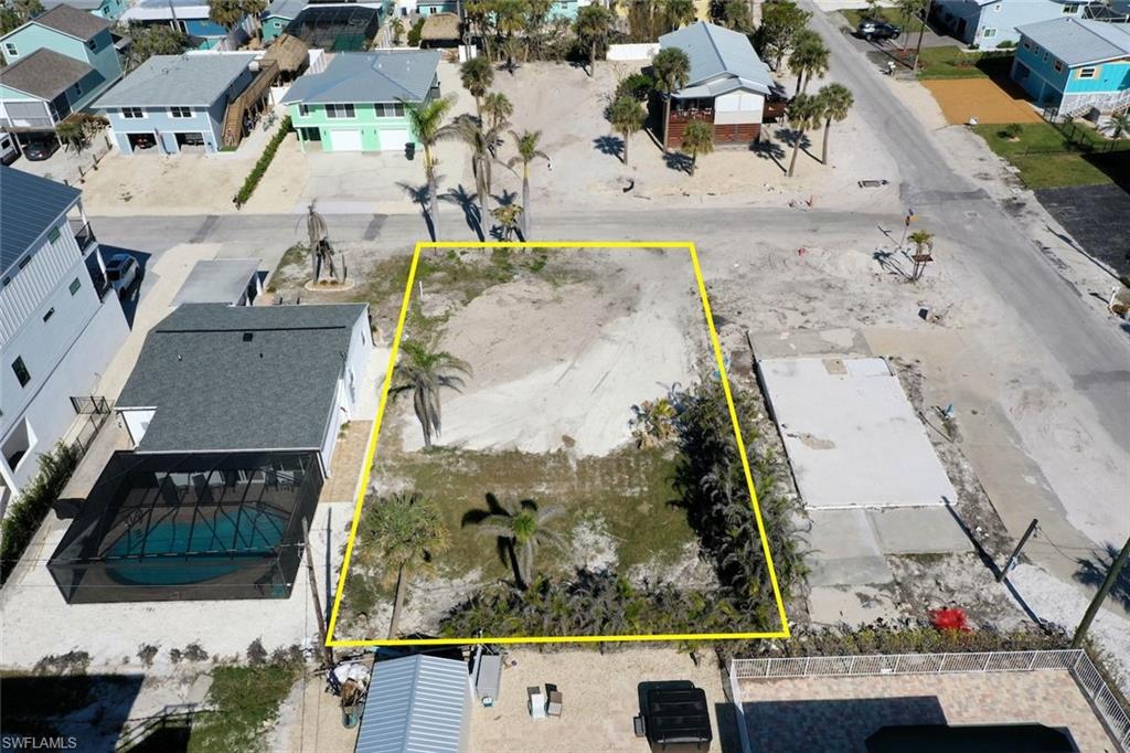 HOLIDAY SHORES - Land