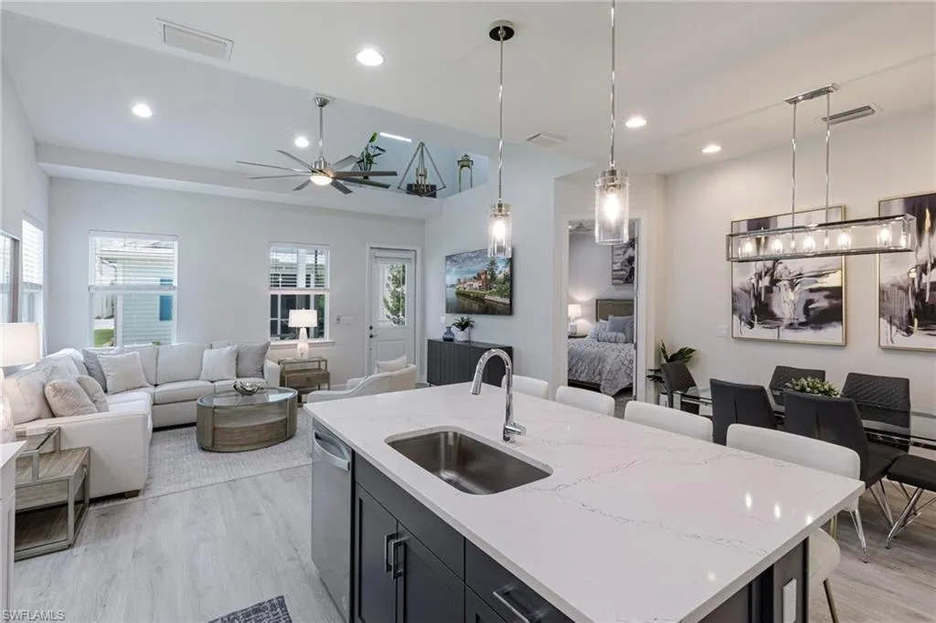 Naples, Florida 34113, United States, 2 Bedrooms Bedrooms, ,2 BathroomsBathrooms,Residential,Active,53008