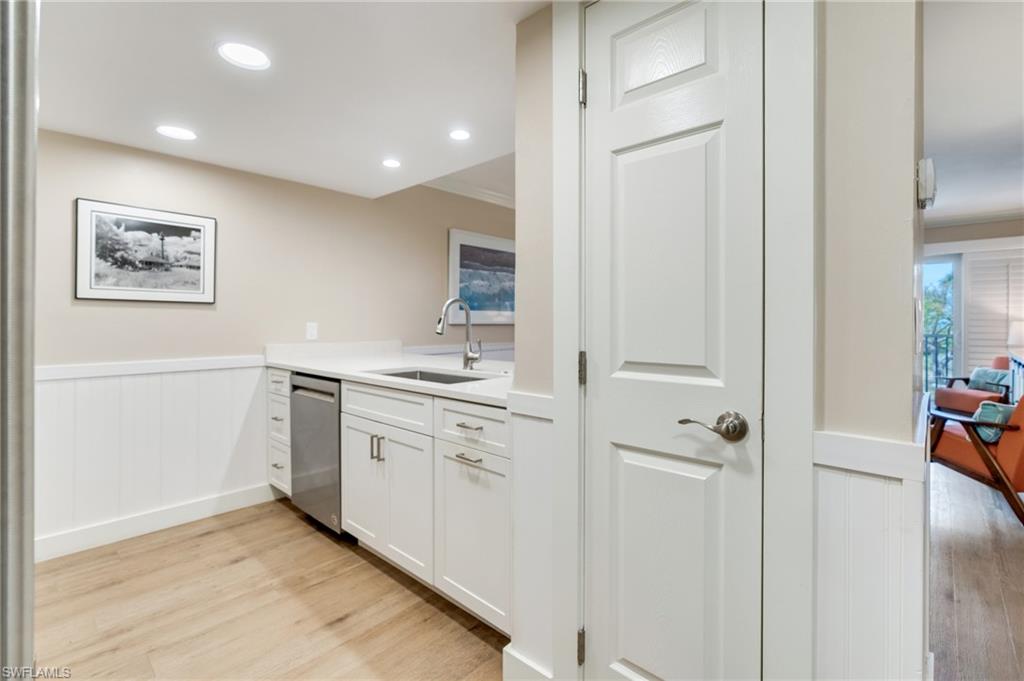 BEACH VILLAS CONDO - Residential