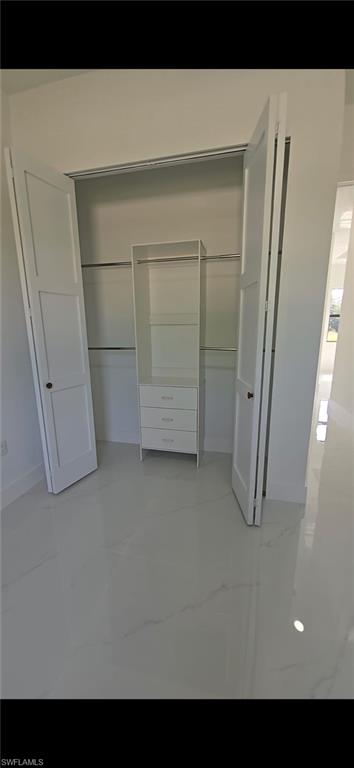 TWIN LAKE ESTATES - Residential