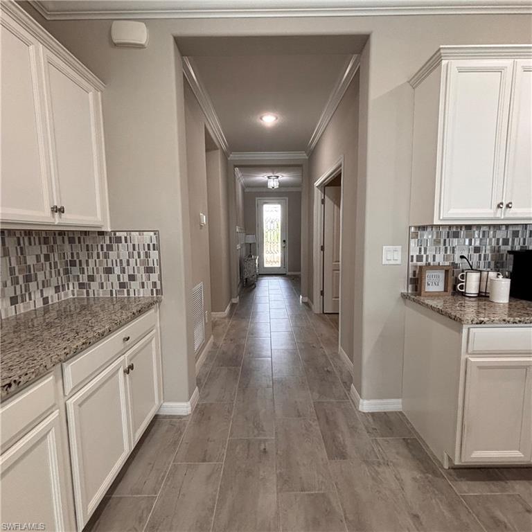 HAMPTON LAKES - Residential Lease