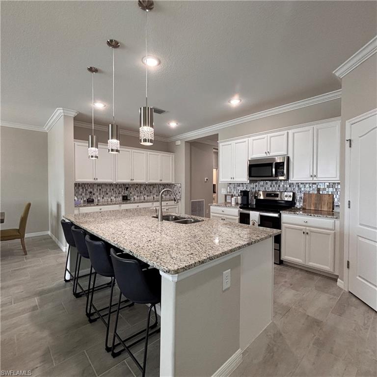 HAMPTON LAKES - Residential Lease