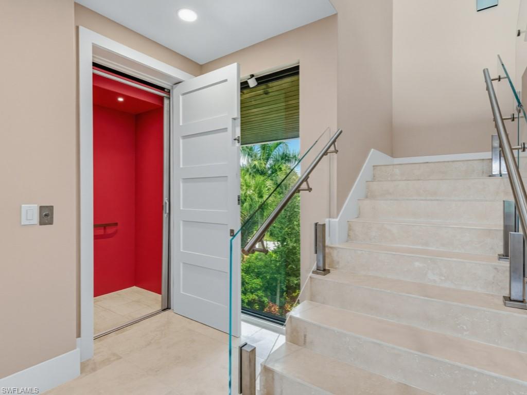 706 Waterside DR