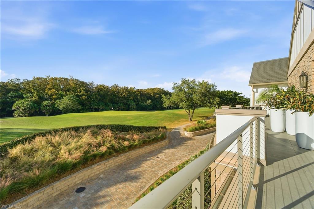 TWIN EAGLES - Residential