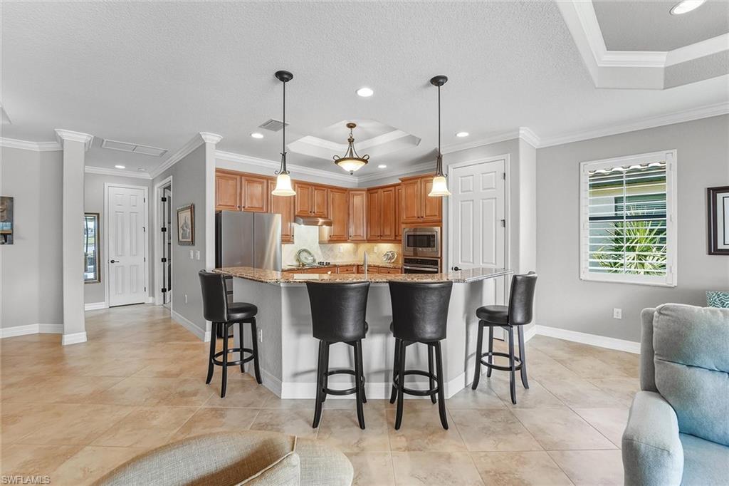 TWIN EAGLES - Residential