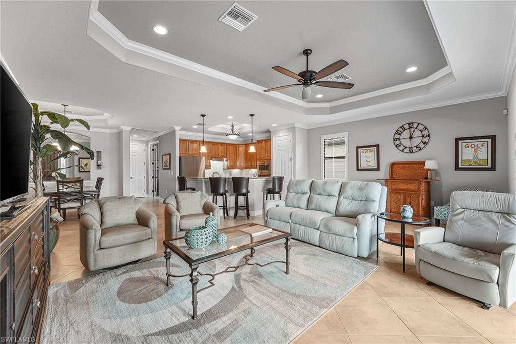 TWIN EAGLES - Residential