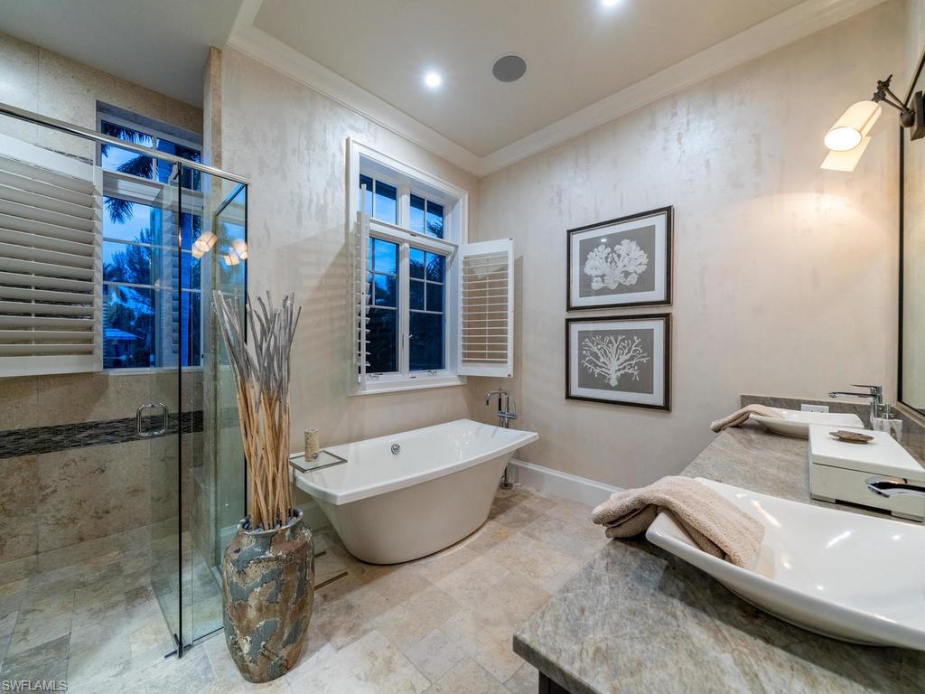 AQUALANE SHORES - Residential