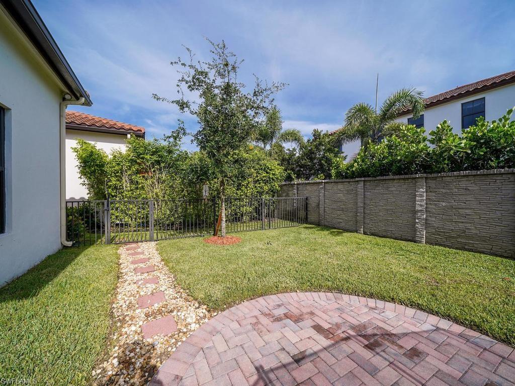 MAPLE RIDGE - Residential