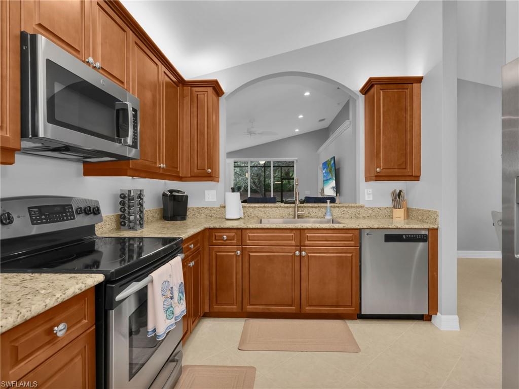 SATURNIA LAKES - Residential