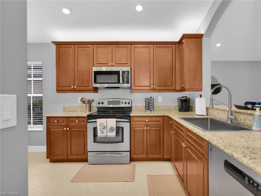 SATURNIA LAKES - Residential