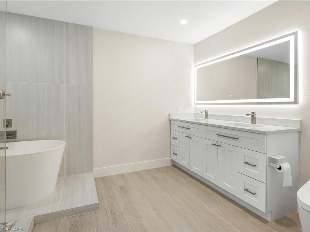 LIVINGSTON WOODS - Residential