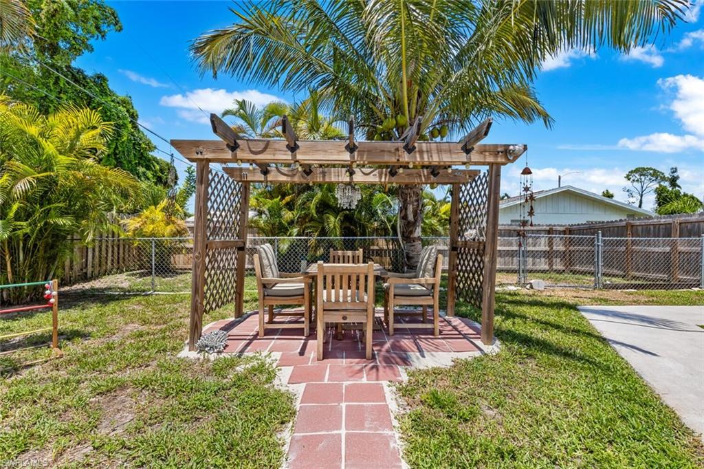 SAN CARLOS PARK - Residential