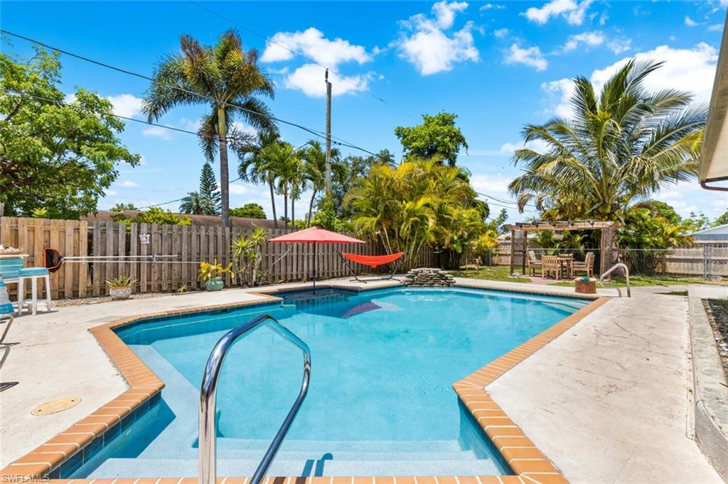 SAN CARLOS PARK - Residential