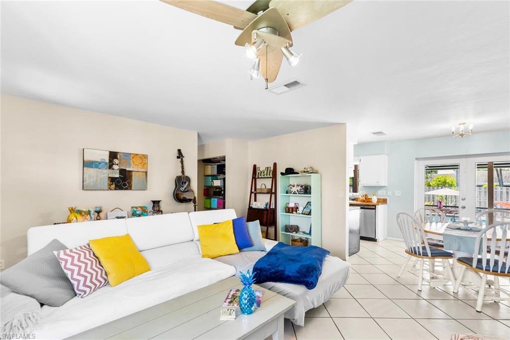 SAN CARLOS PARK - Residential