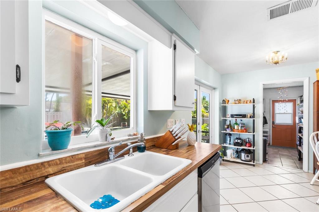 SAN CARLOS PARK - Residential