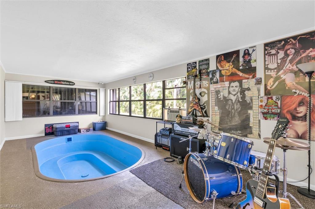 LINDA LOMA - Residential