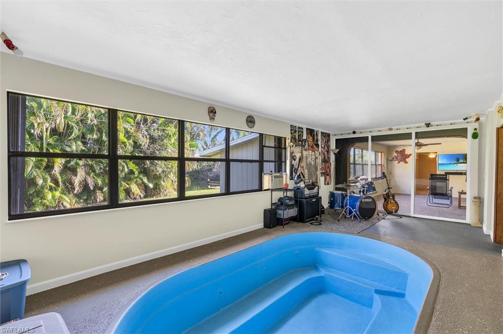 LINDA LOMA - Residential