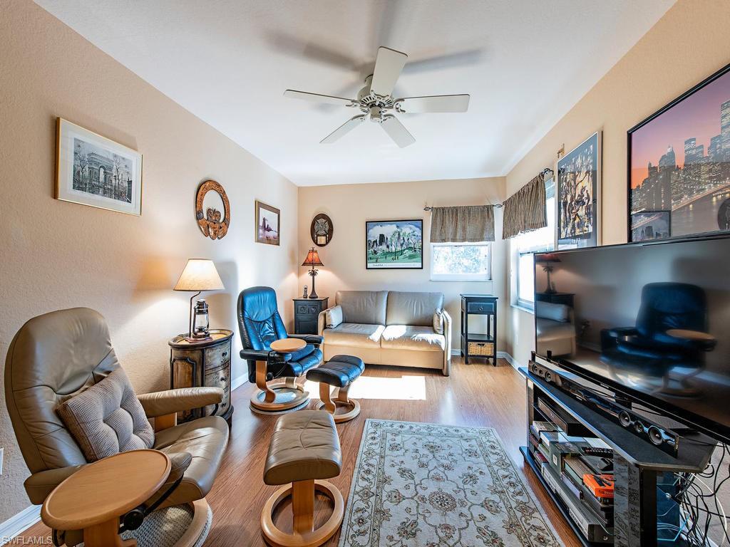 CARLTON LAKES - Residential