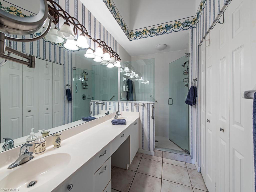 CARLTON LAKES - Residential