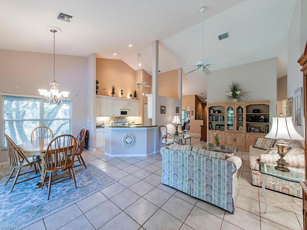 CARLTON LAKES - Residential