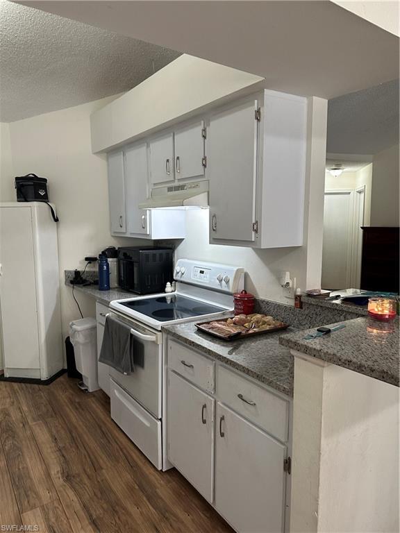 SAN CARLOS PARK - Residential