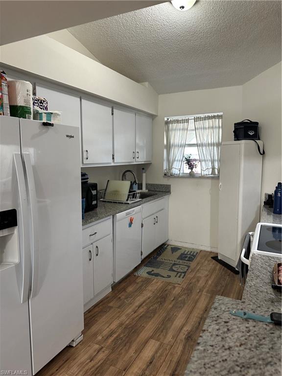 SAN CARLOS PARK - Residential