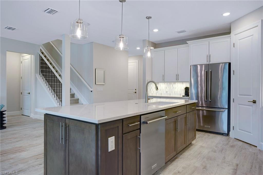 VENTANA POINTE - Residential