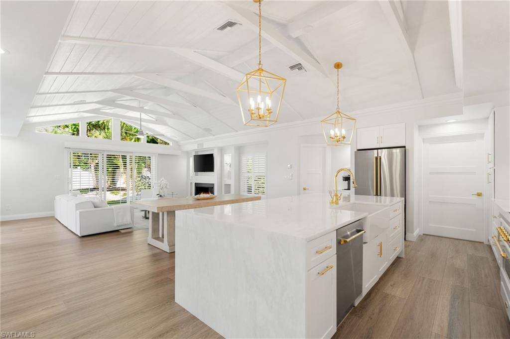 PARK SHORE - Residential