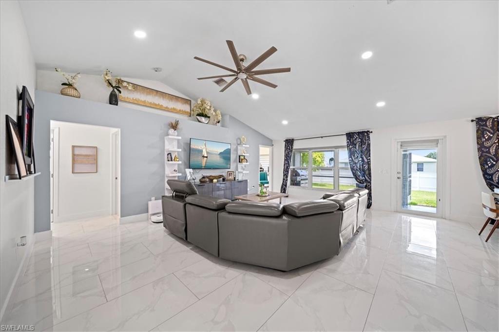 CAPE CORAL - Residential