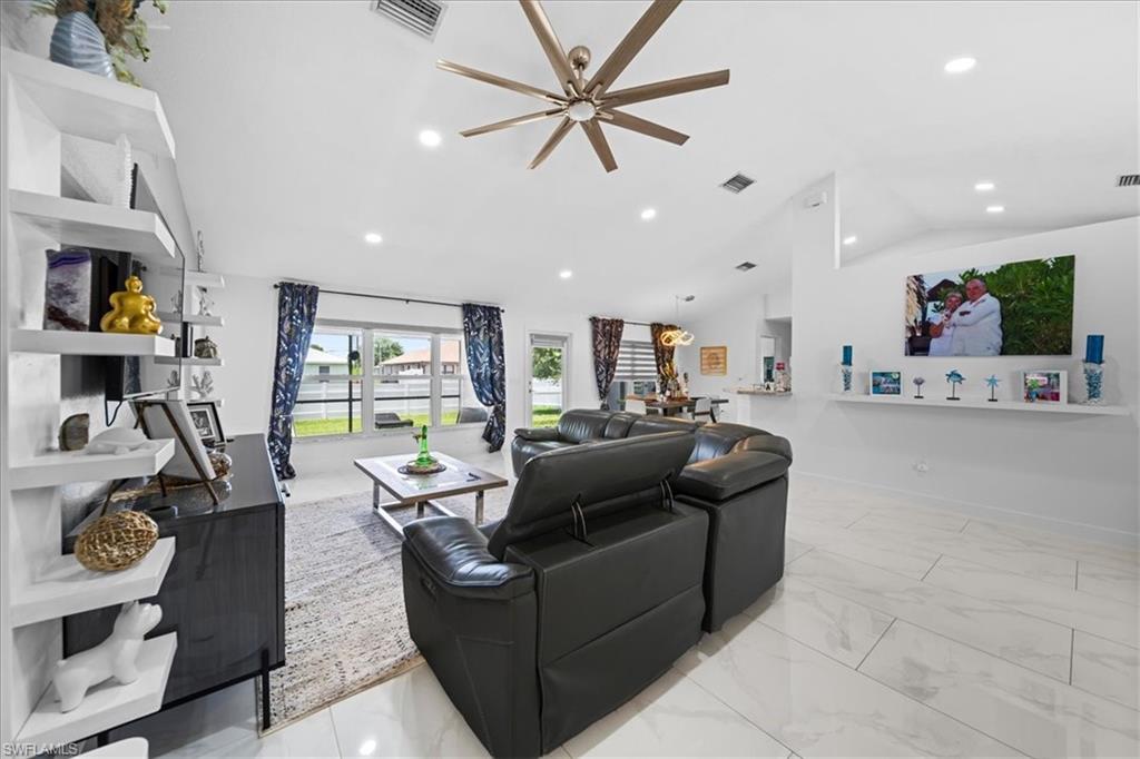 CAPE CORAL - Residential