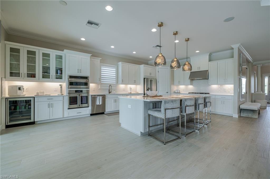 ESPLANADE LAKE CLUB - Residential