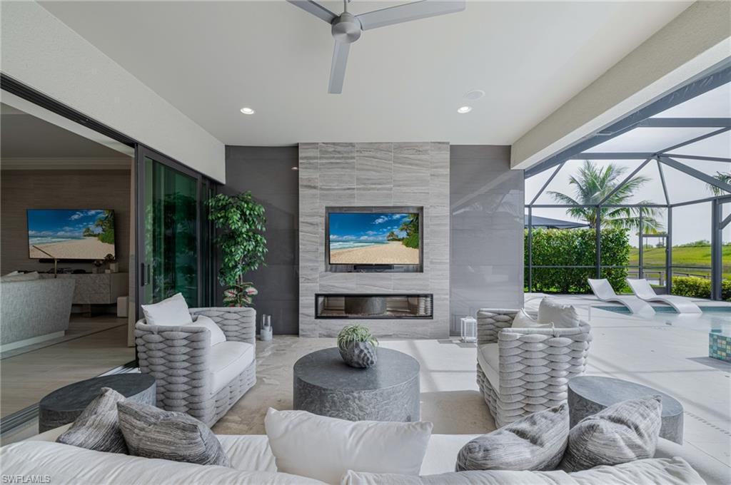 ESPLANADE LAKE CLUB - Residential