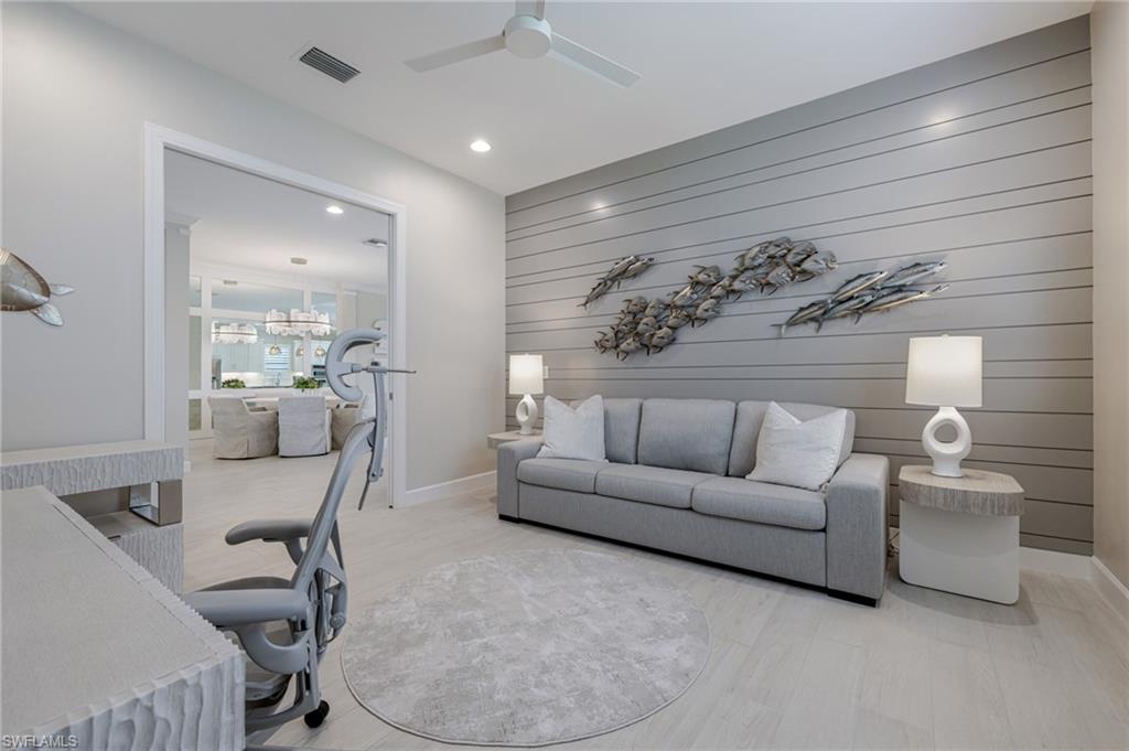 ESPLANADE LAKE CLUB - Residential