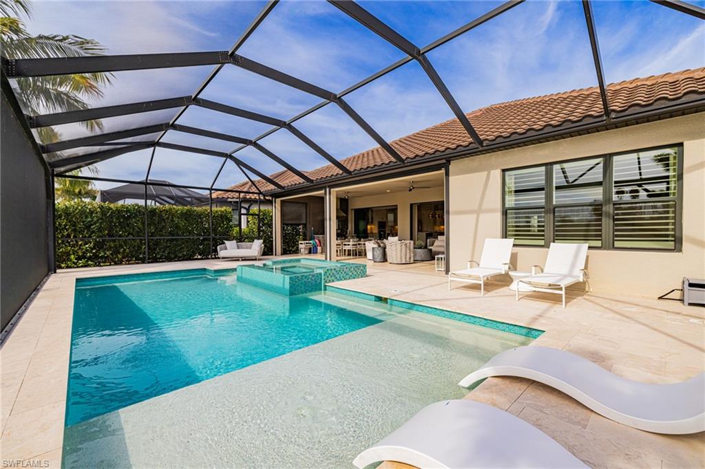 ESPLANADE LAKE CLUB - Residential