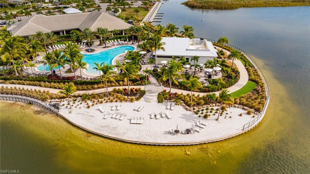 ESPLANADE LAKE CLUB - Residential