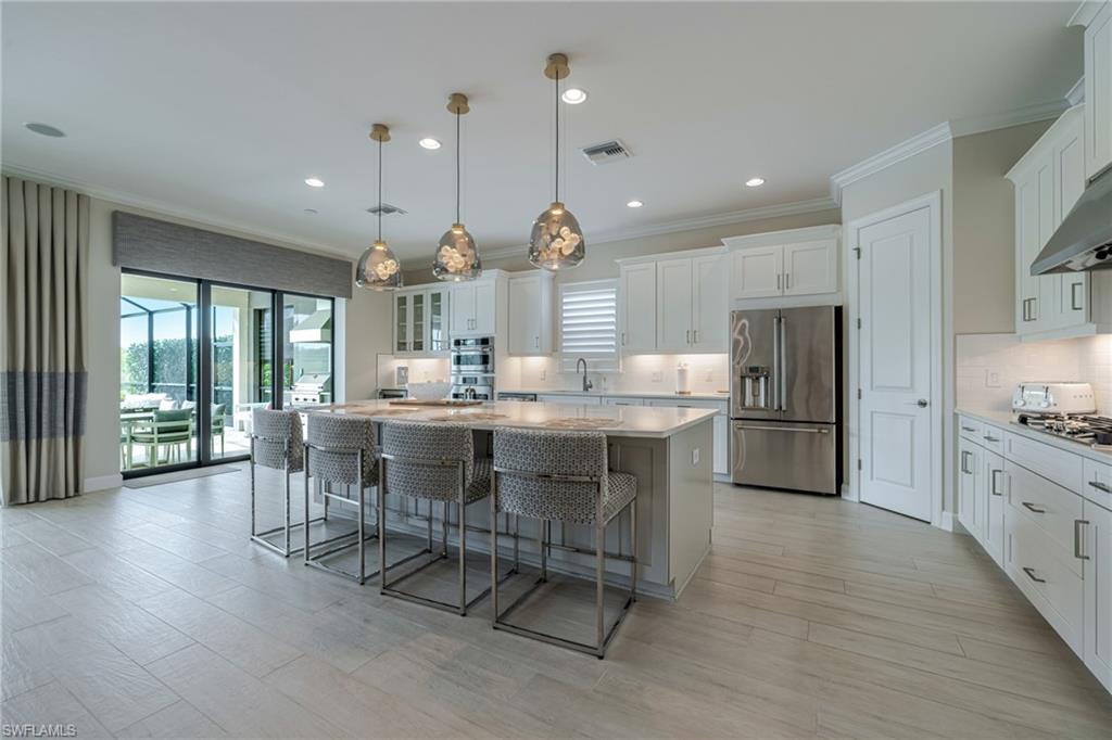 ESPLANADE LAKE CLUB - Residential