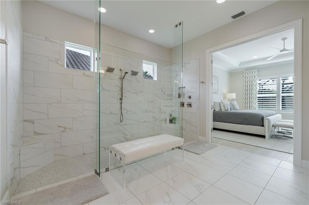 ESPLANADE LAKE CLUB - Residential