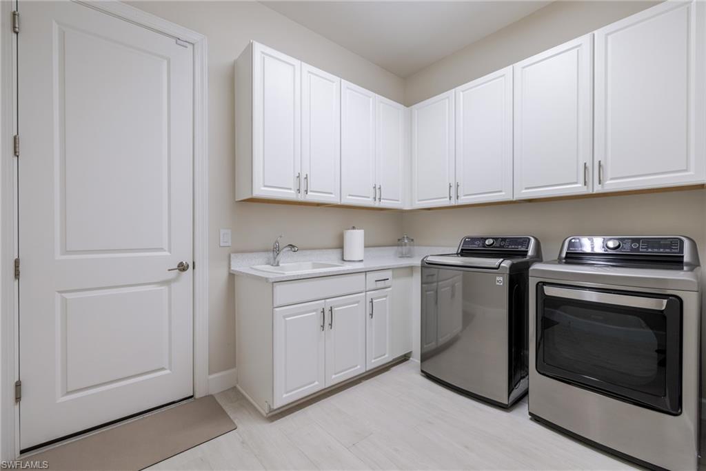 ESPLANADE LAKE CLUB - Residential