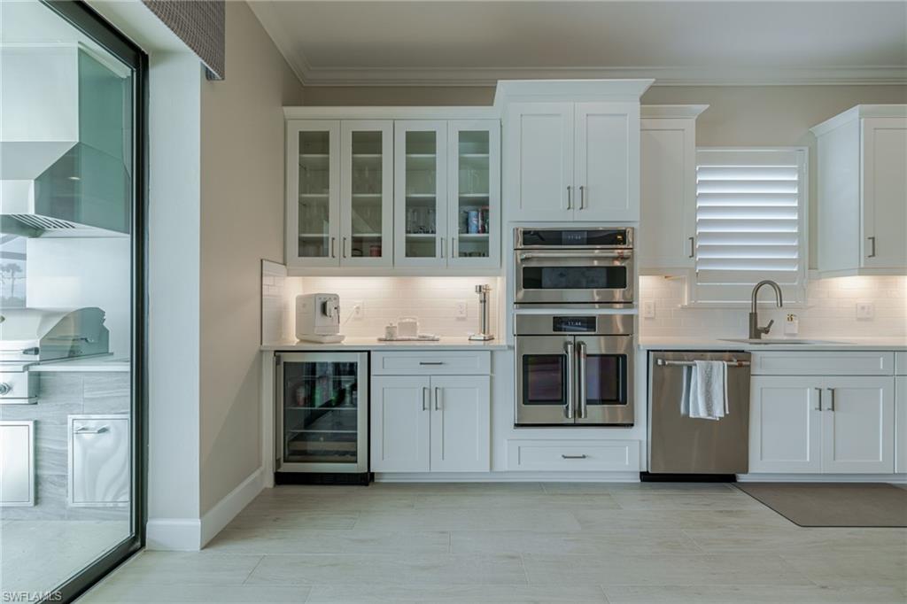 ESPLANADE LAKE CLUB - Residential