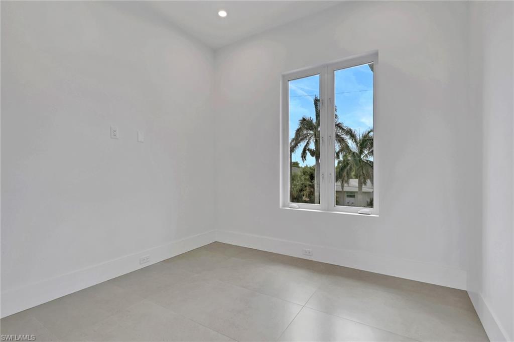 LITTLE HICKORY SHORES - Residential