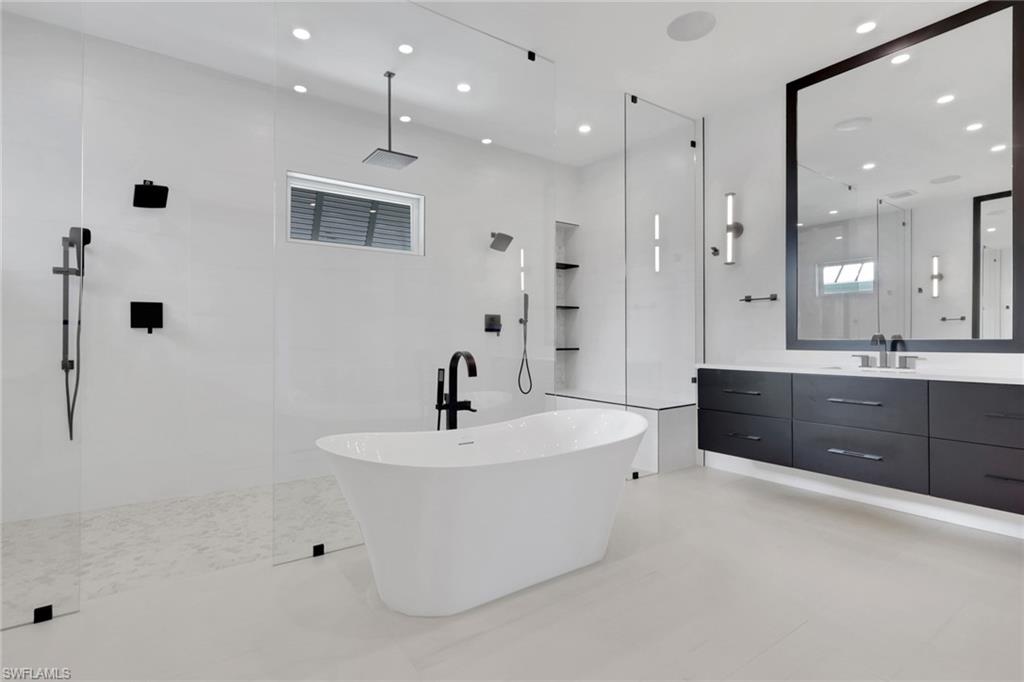 LITTLE HICKORY SHORES - Residential